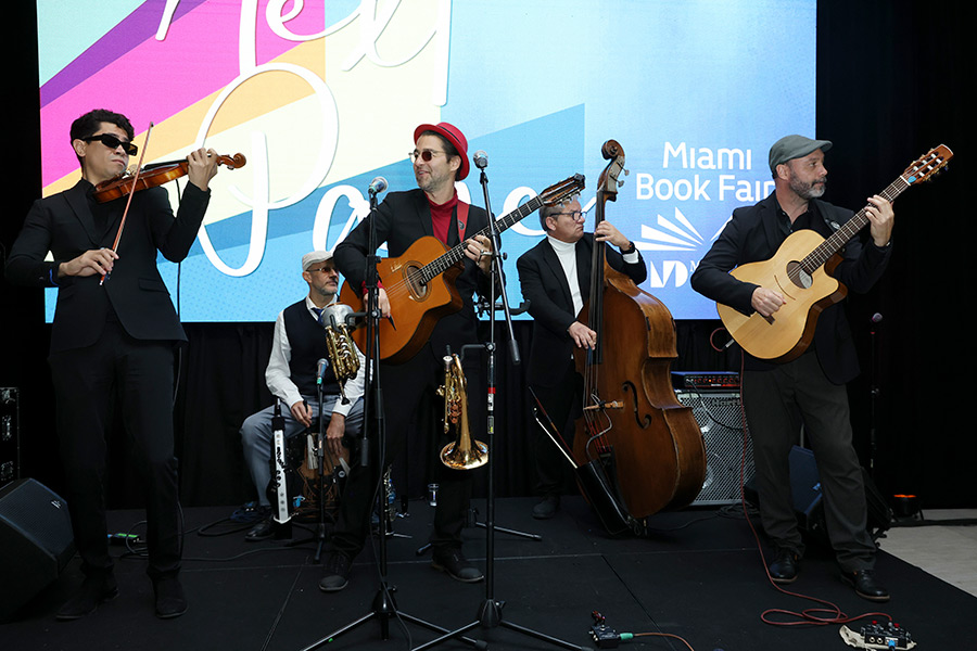 Miami-Book-Fair-Celebration-Dinner_0177